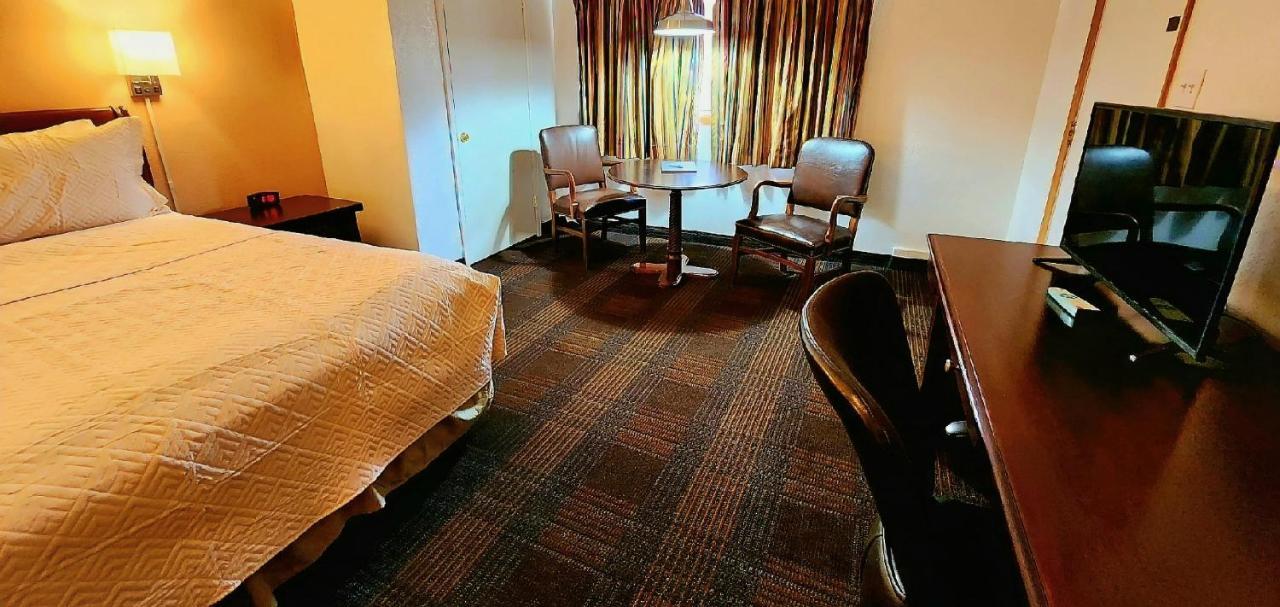 Silver Saddle Motel มานิทูสปริงส์ ภายนอก รูปภาพ