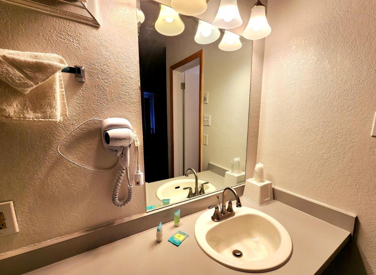 Silver Saddle Motel มานิทูสปริงส์ ภายนอก รูปภาพ