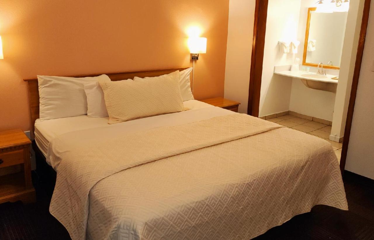 Silver Saddle Motel มานิทูสปริงส์ ภายนอก รูปภาพ