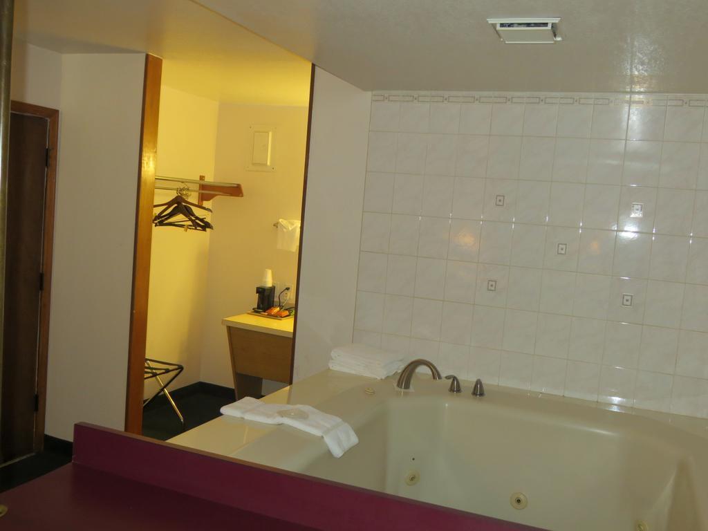 Silver Saddle Motel มานิทูสปริงส์ ภายนอก รูปภาพ