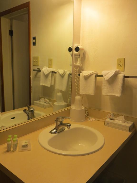 Silver Saddle Motel มานิทูสปริงส์ ภายนอก รูปภาพ