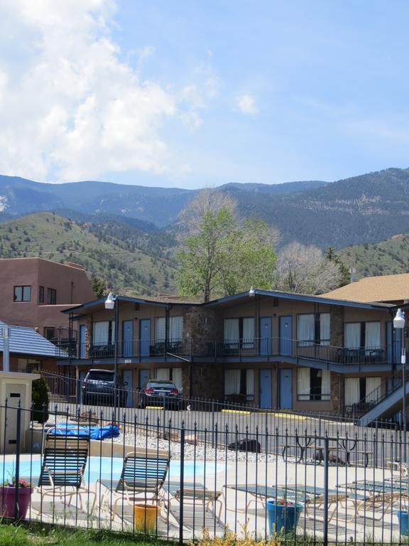Silver Saddle Motel มานิทูสปริงส์ ภายนอก รูปภาพ