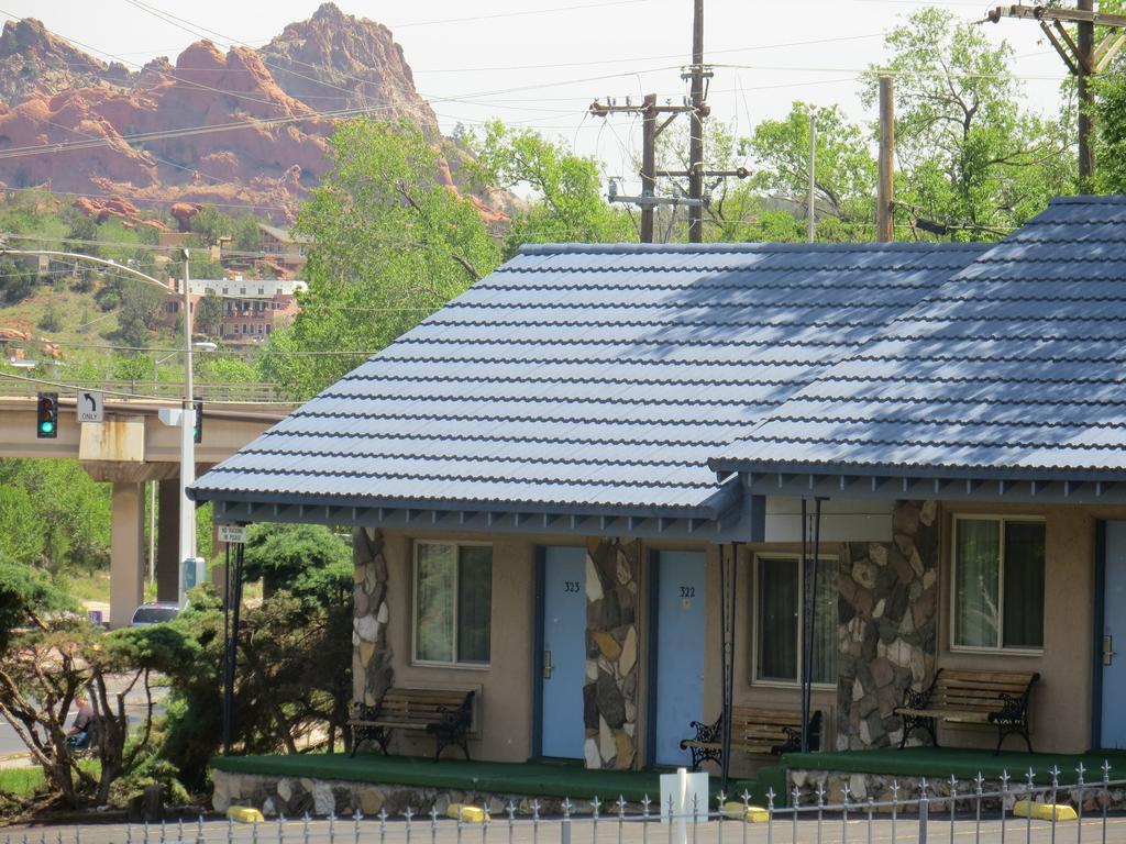 Silver Saddle Motel มานิทูสปริงส์ ภายนอก รูปภาพ
