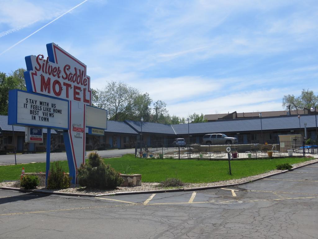 Silver Saddle Motel มานิทูสปริงส์ ภายนอก รูปภาพ