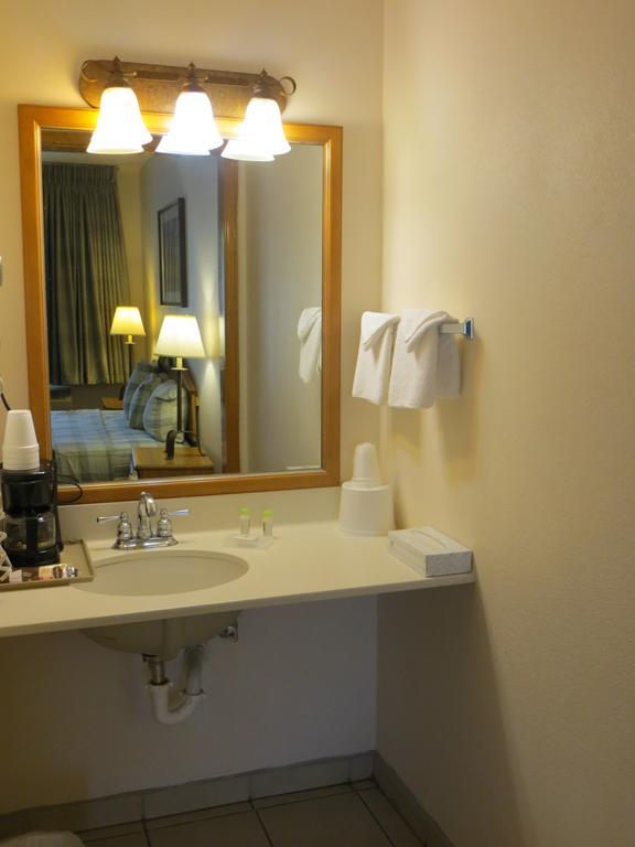 Silver Saddle Motel มานิทูสปริงส์ ภายนอก รูปภาพ