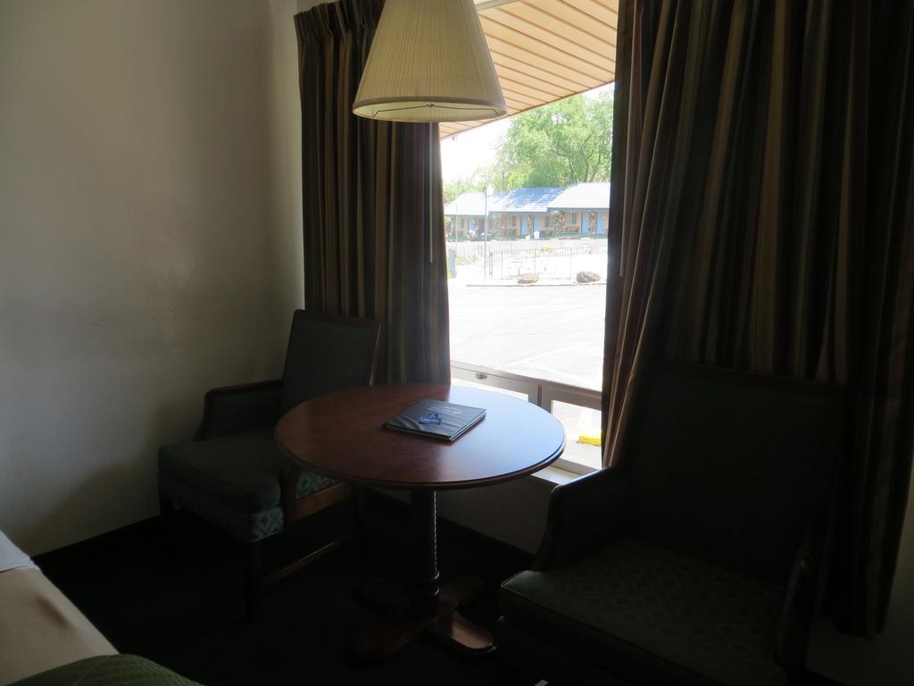 Silver Saddle Motel มานิทูสปริงส์ ภายนอก รูปภาพ